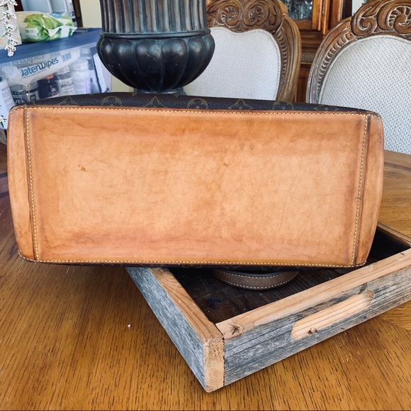 ❌❌SOLD ON MERC❌❌Authentic Louis Vuitton Cabas - Picture 5 of 8